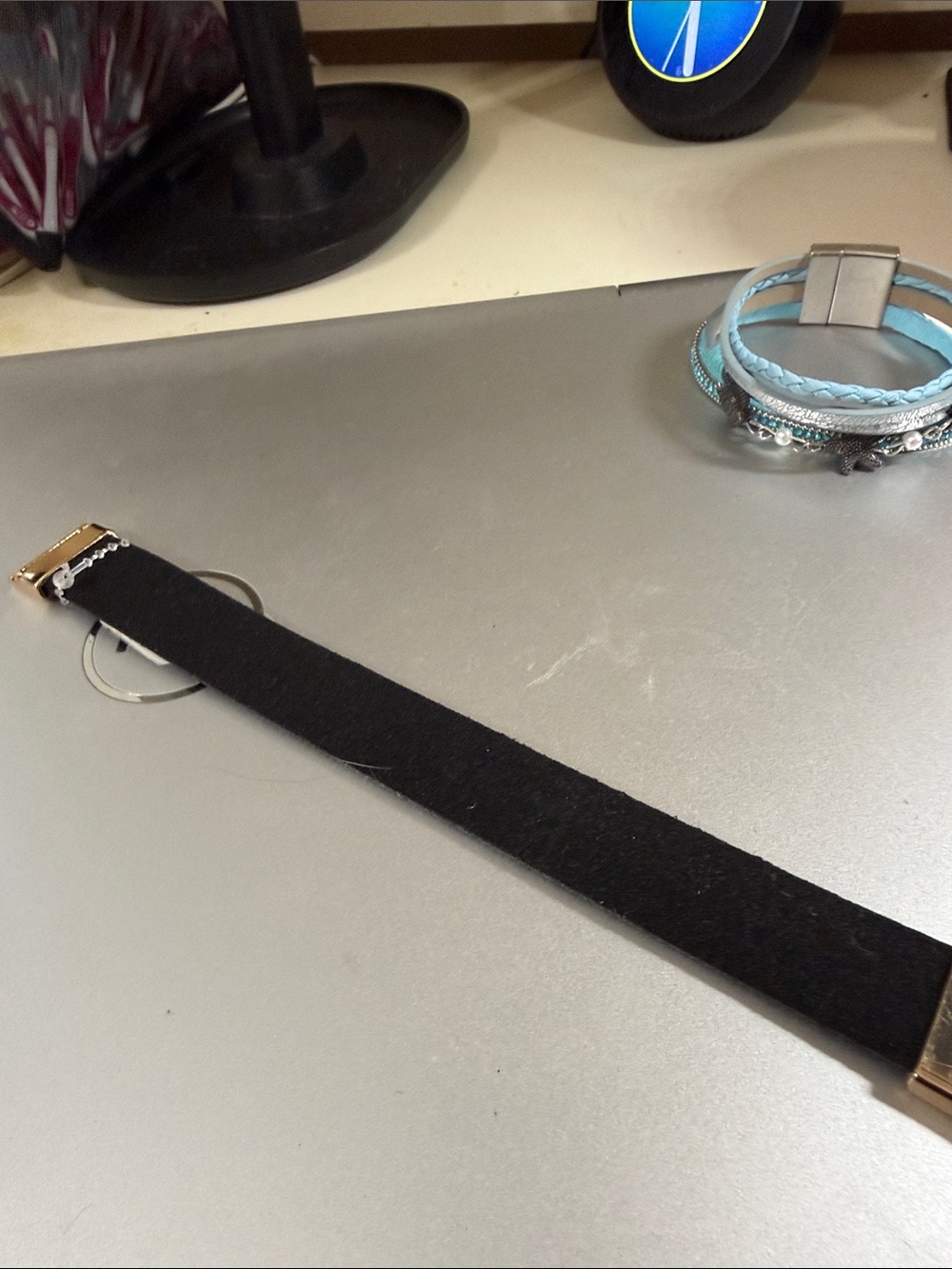 Torrid Sz 3/4 black gold magnetic bracelet NWT - Picture 5 of 6